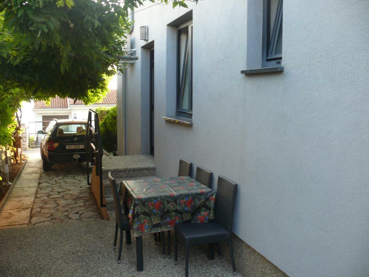 Apartment Branimir Omišalj Exterior foto
